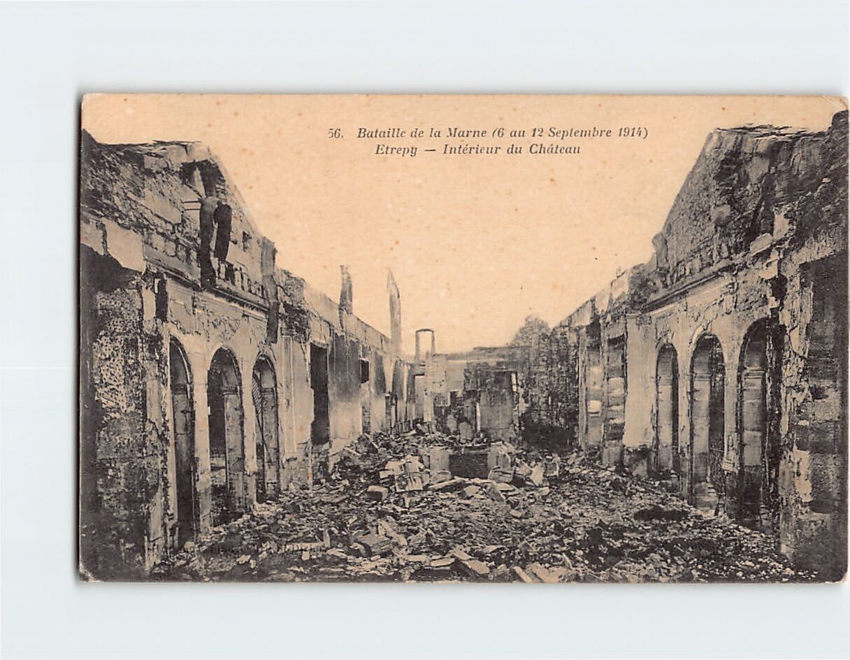 Postcard Intérieur du Château Bataille de la Marne Etrepy France