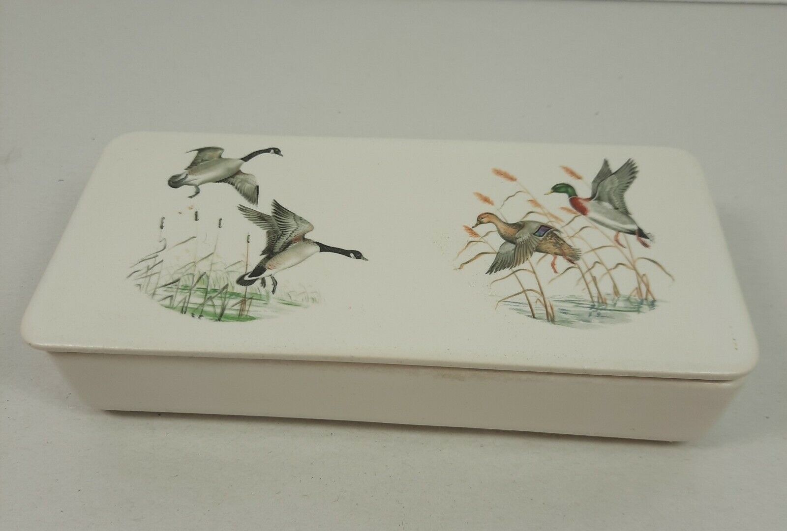 Hyalyn Porcelain Vintage Trinket /smoking Box. Geese,hunting,den,office, mancave