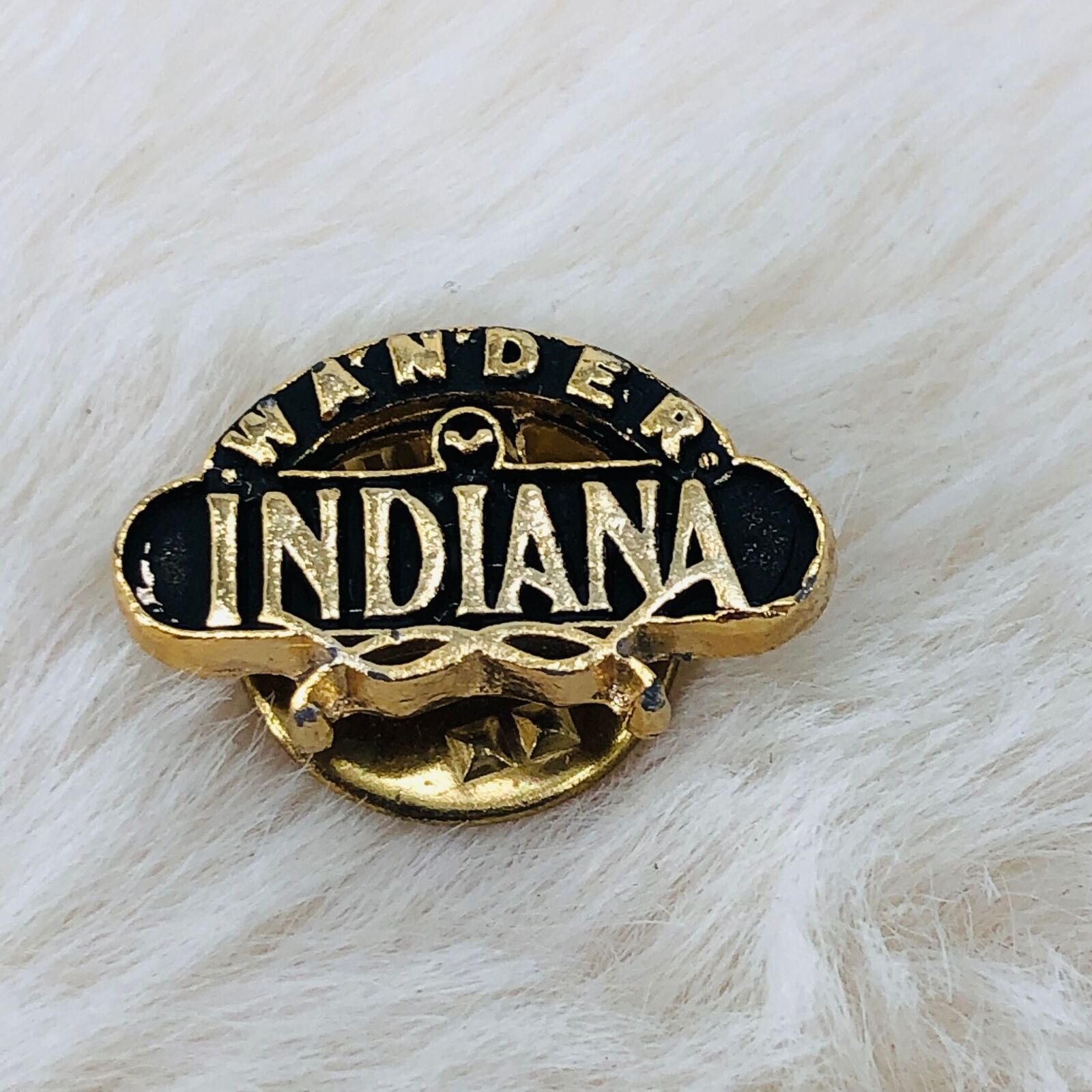 Vtg 80s Wander Indiana Souvenir Gold Tone Travel Campaign Lapel Pin