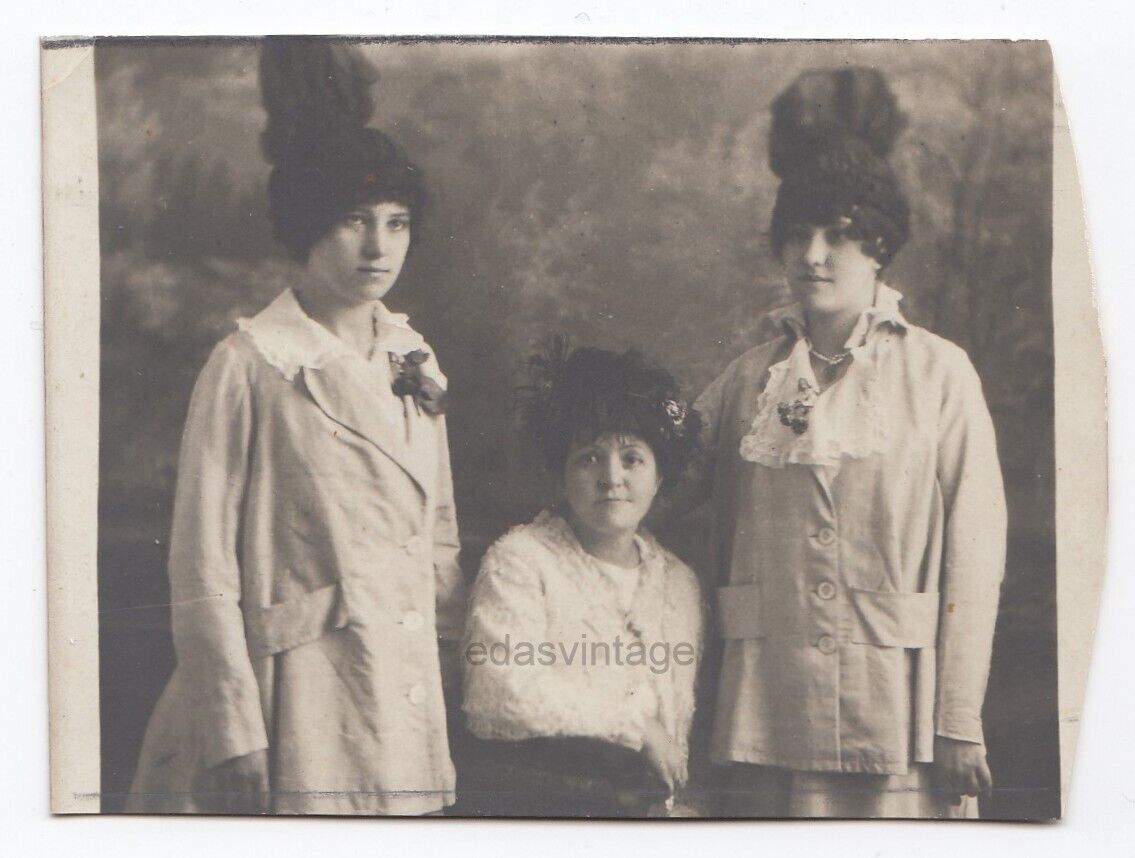 1910s Three girls well dressed women Interesting hat Fashion Italy antique photo