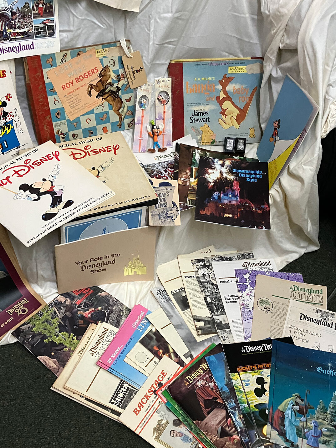 disney collectibles vintage + Employee Publications