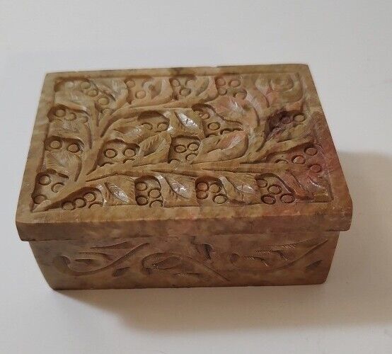 Hand Carved Soapstone Jewelry Trinket Box Leaf Motif Lovely India 3.5x2.5