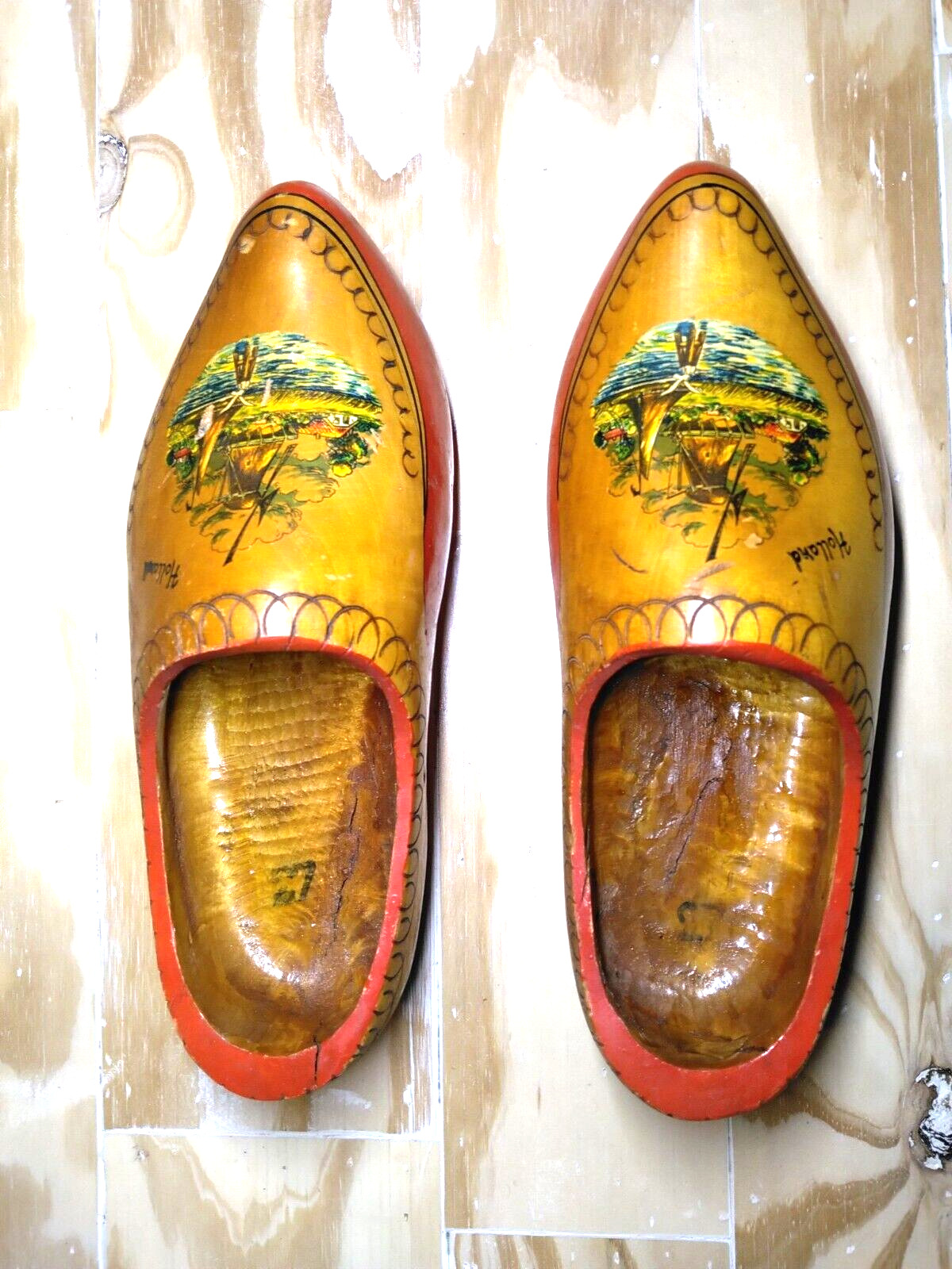 Vintage Wooden Dutch/Holland Clogs - Windmill/Water Scene, Large. Fast Ship