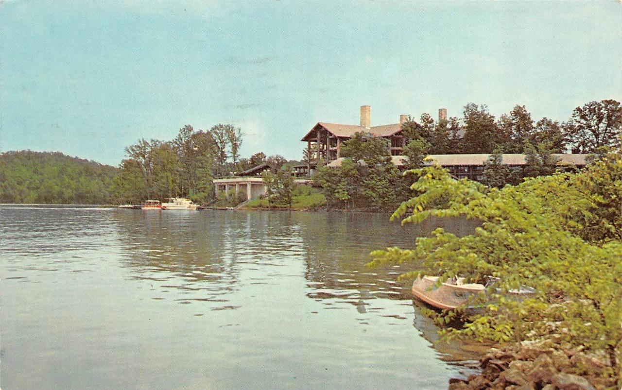 Cadiz, KY Kentucky  LAKE BARKLEY STATE PARK  Lodge From Lake  ROADSIDE  Postcard