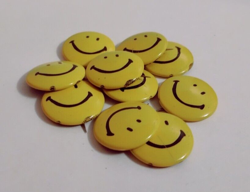 Rare Iconic Vagabond NOS Vintage 70\'s Lot Of 10 Smiley Pins Pin back Acid House