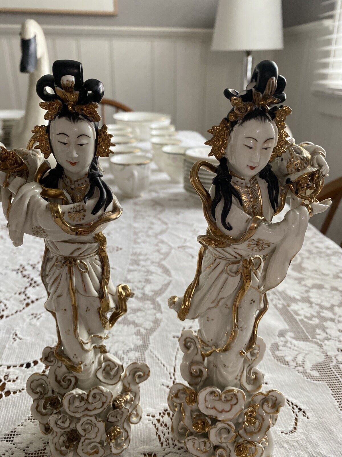 VTG Pair of Hand-Painted Porcelain GEISHA GIRLS Figurine w/Gold Trim
