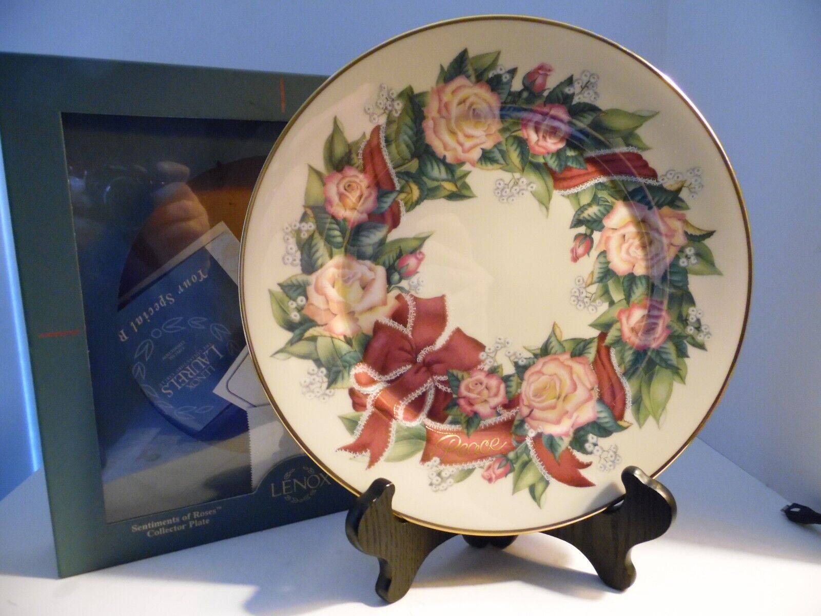 Lenox Collector Plate Sentiments Of Roses  PEACE 1996