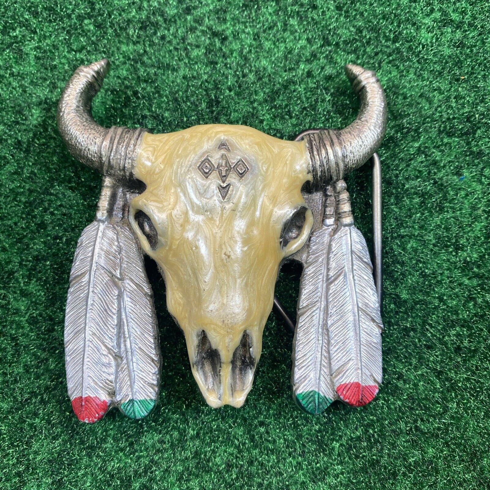 VTG Belt Buckle Native American Cow Skull Feathers Heavy Enamel 1992 🚚💨