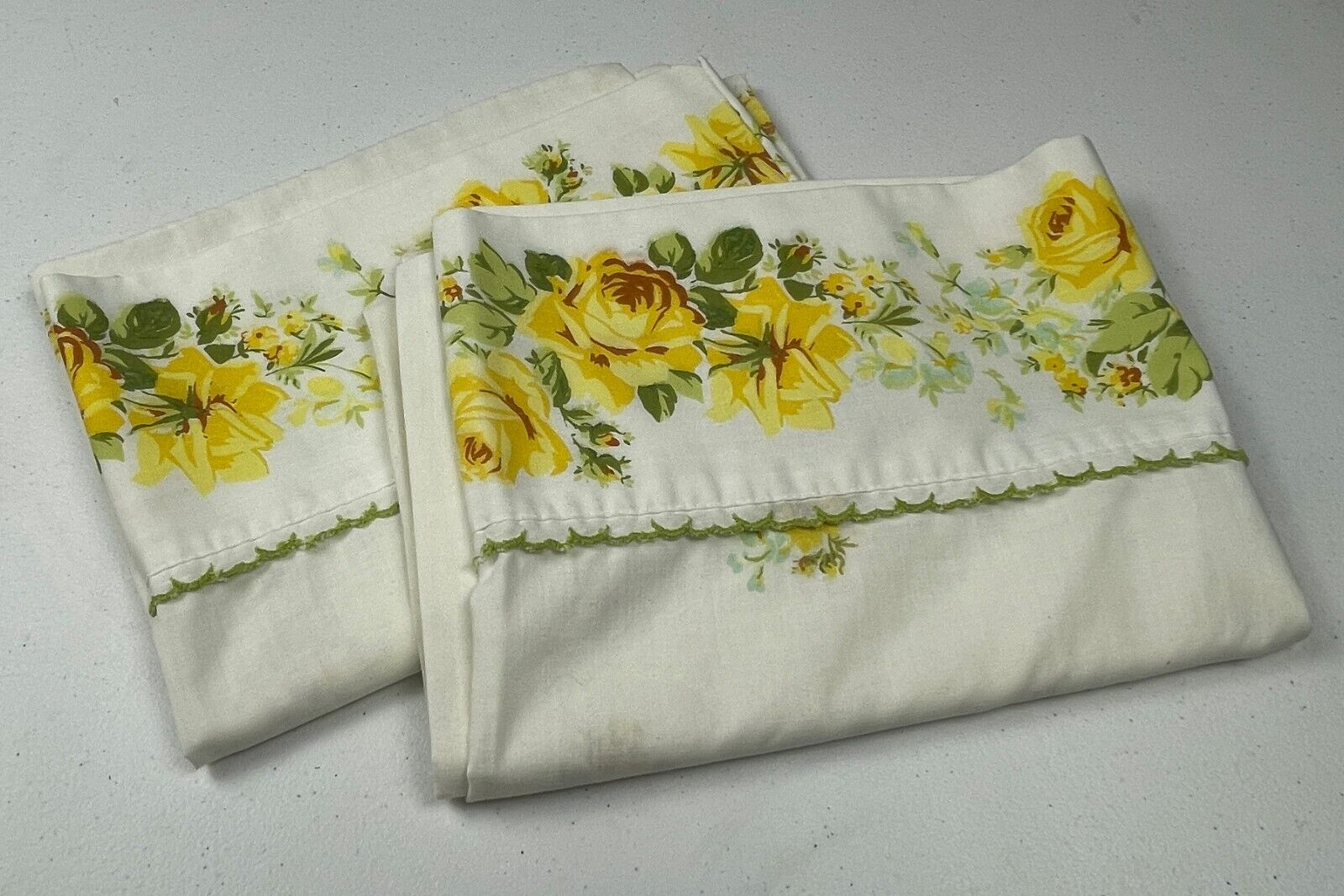 Set of 2 Vtg 70s Yellow Floral Rose Flower Standard Pillowcases