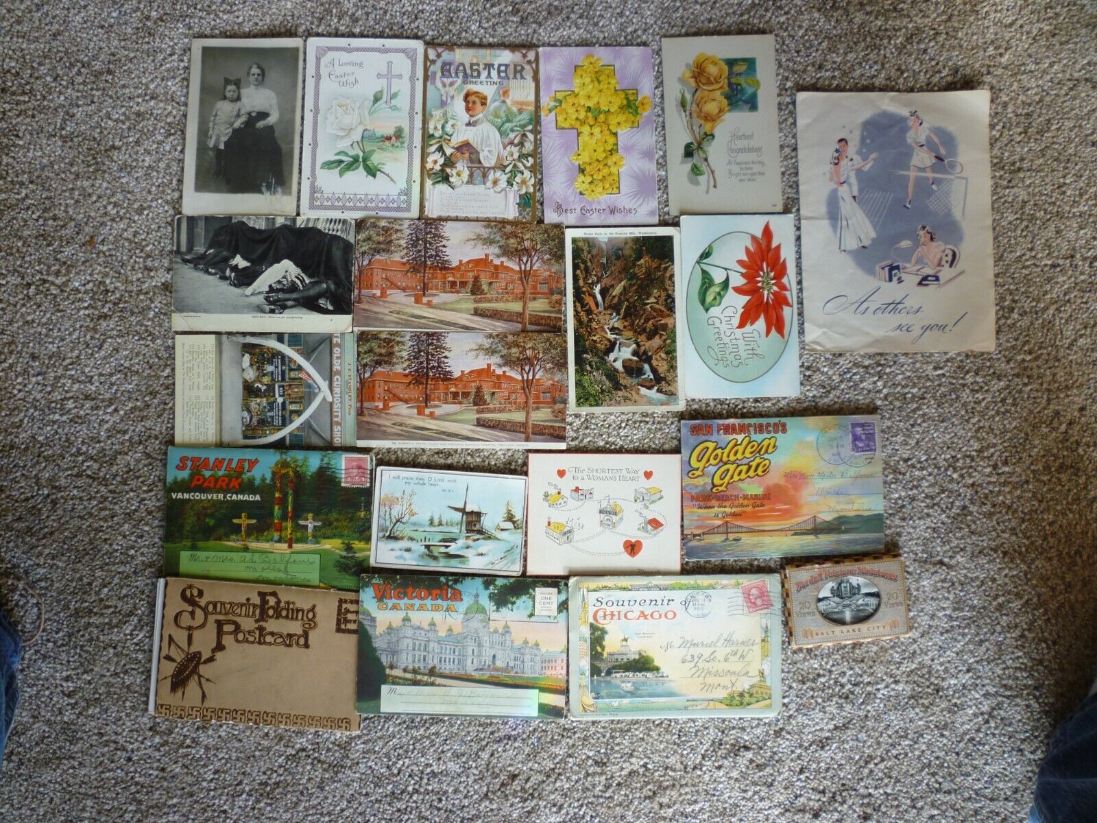 Vintage Post Cards & Fold Out Souvenie Packets Early to Mid 1900s