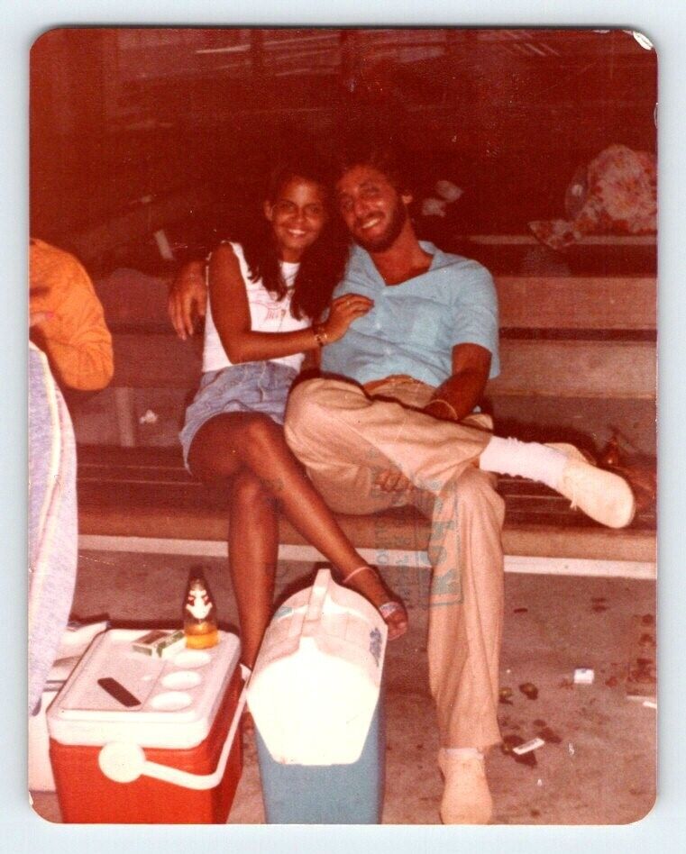 Vintage 1981 Photo Pretty Young Woman Man Couple 1980\'s R162A