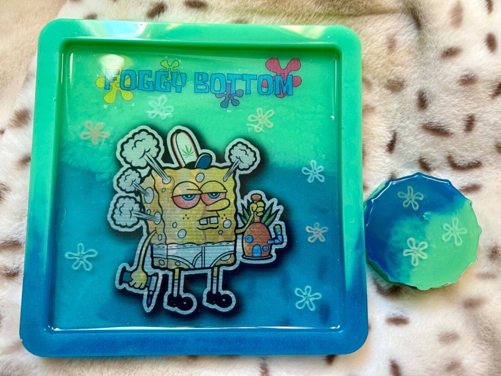 Custom spongebob rolling tray and grinder set