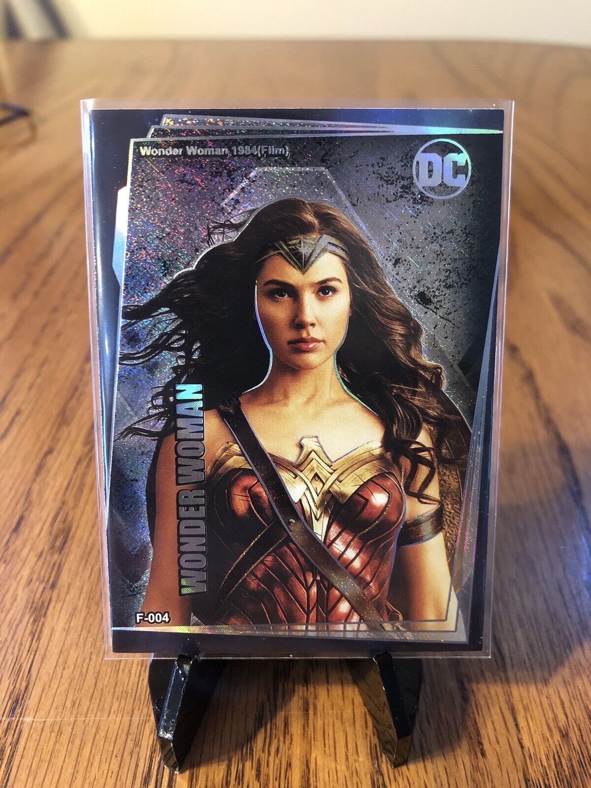 2022 DCEU Series 2 - Wonder Woman Holofoil Card F-004 - Wonder Woman 1984 (Film)