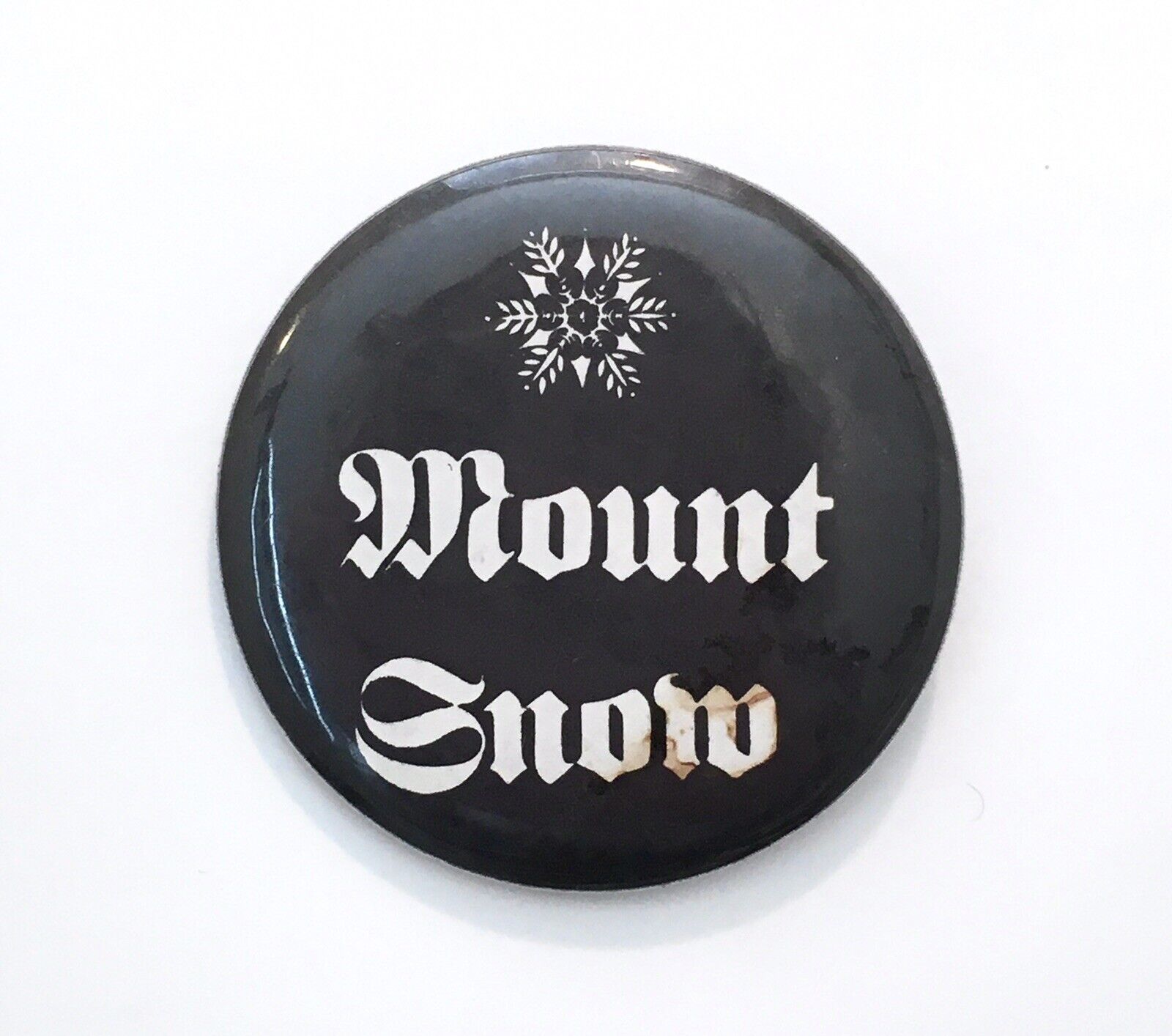 Vintage MOUNT SNOW Button Pin Black and White 2.25\