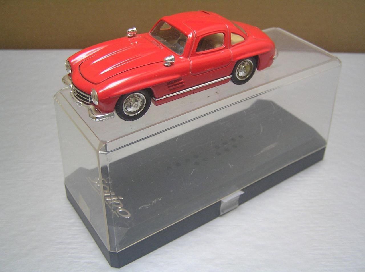 Solido 4502 Mercedes Benz 300SL Gullwing Coupe made in France 1/43 scale NMIB+