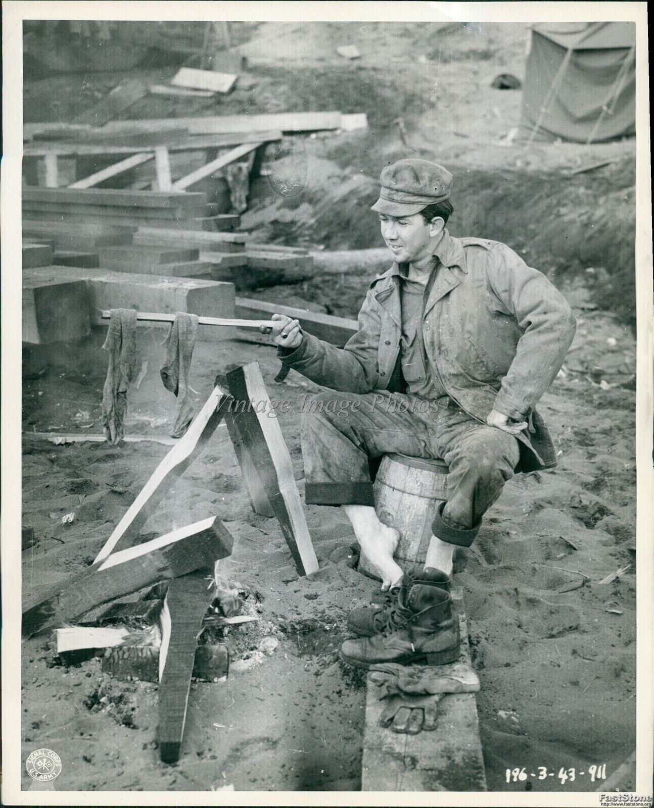 1944 Pfc W.B. Roebuck U.S Army Engineers Kiska Island Beach Military 8X10 Photo