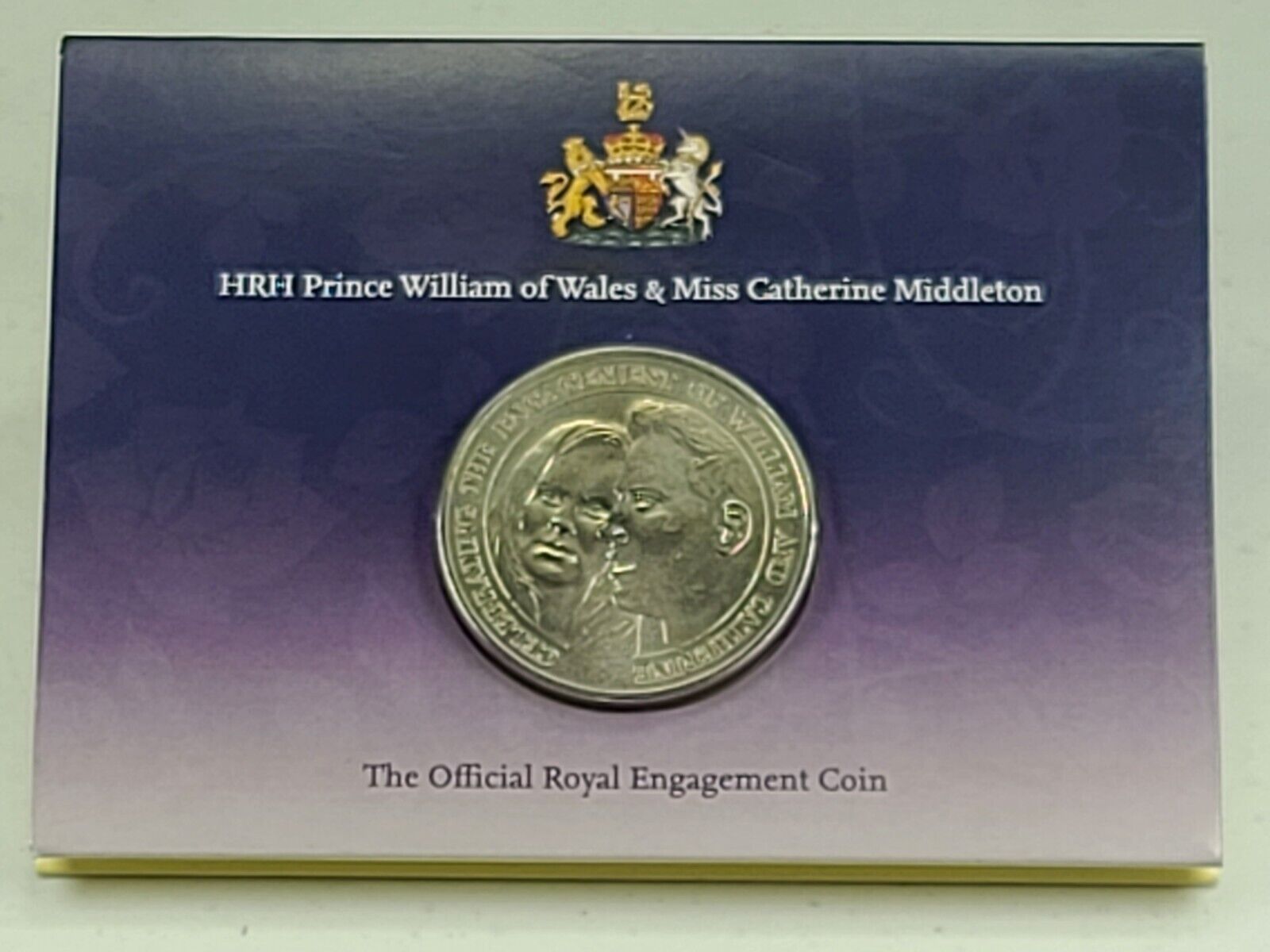 2010 Official Royal Engagement £5 Coin Prince William and Catherine Kate