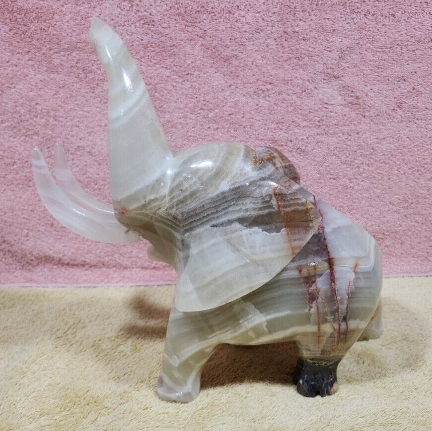 Fantastic Carved Elephant stone Figurine white quartz 11\
