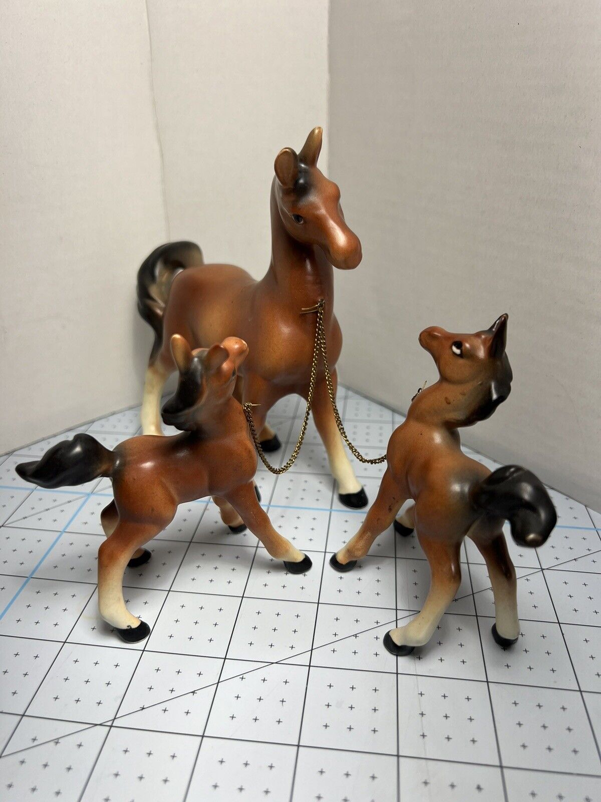 THRIFCO MARE HORSE & TWO FOALS w/CHAINS  CERAMIC JAPAN Vintage