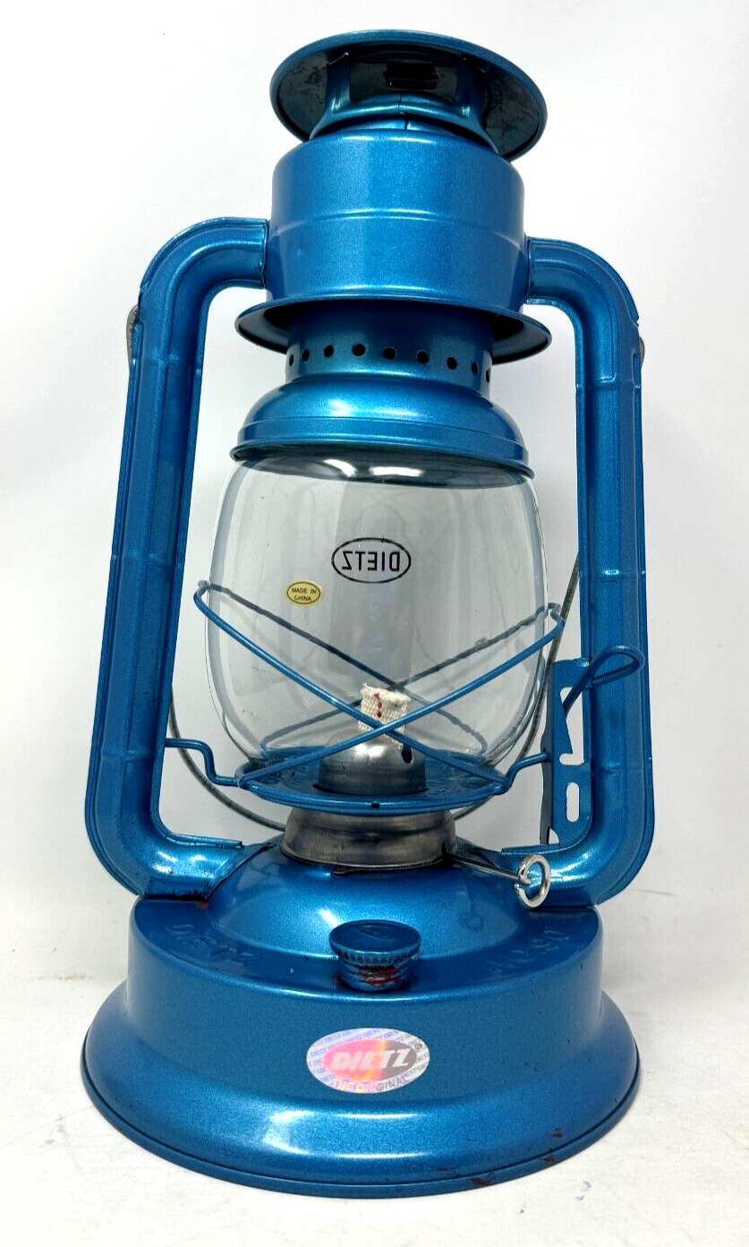 Dietz #90 D-Lite Oil Burning Lantern Blue