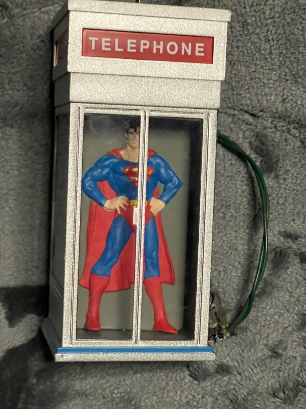 1994 HALLMARK Keepsake Ornament SUPERMAN Telephone Booth