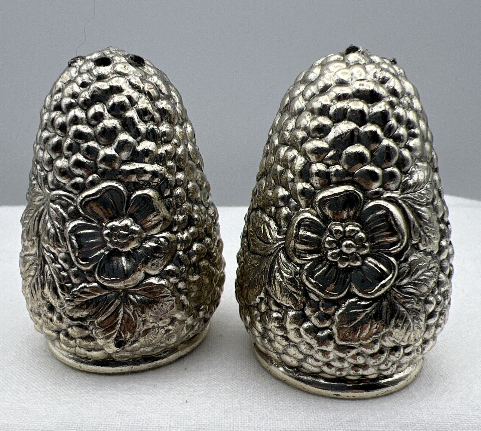 Vintage Textured Heavy Metal Pinecone Shaped Salt and Pepper Shakers Flowers