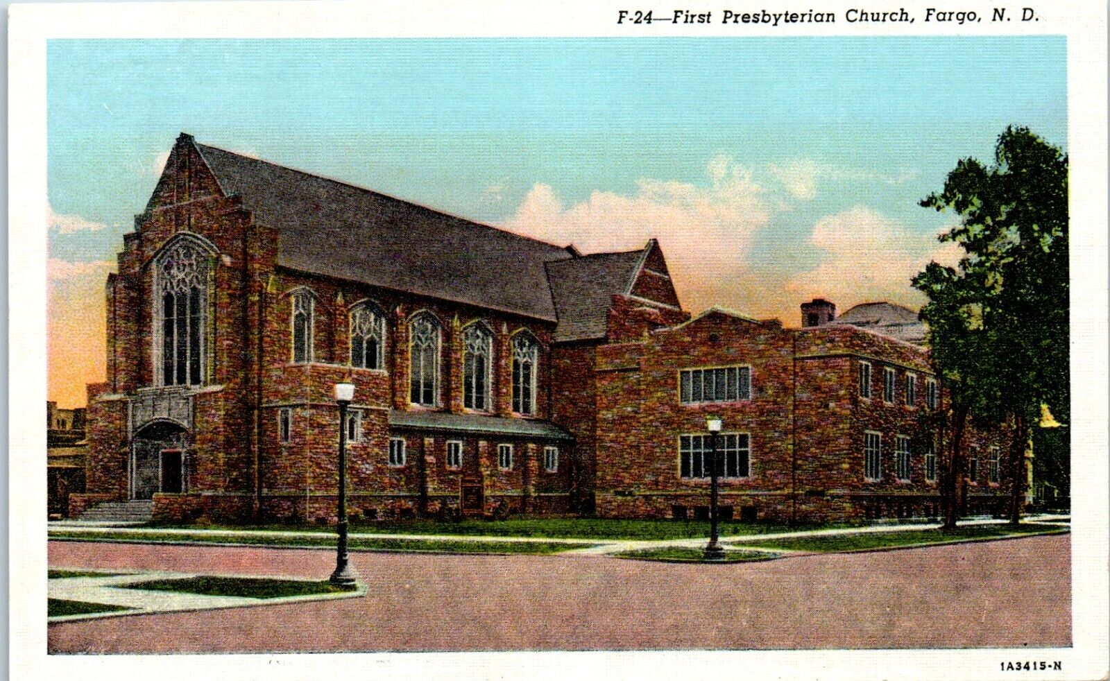 c1940s Linen Postcard Fargo ND North Dakota First Presbyterian Church