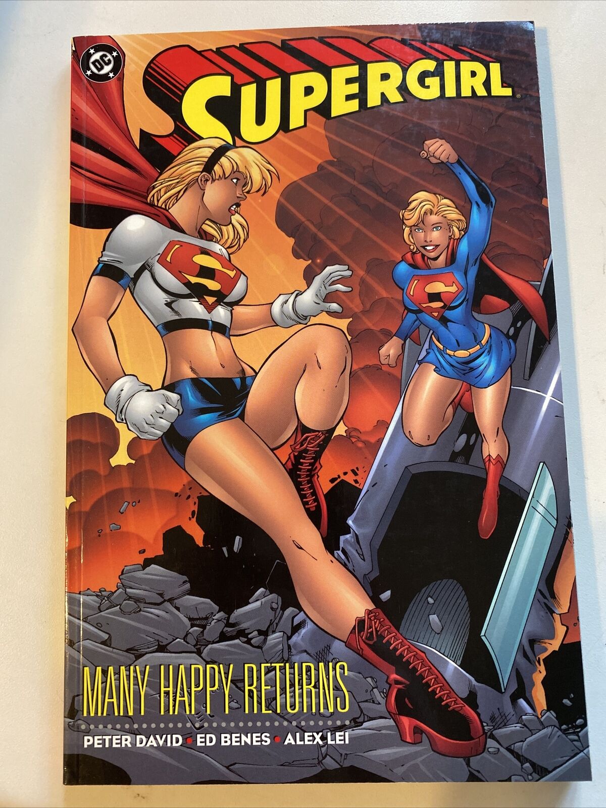 SUPERGIRL : MANY HAPPY RETURNS  TPB   148-PAGE  FIRST PRINT  2003