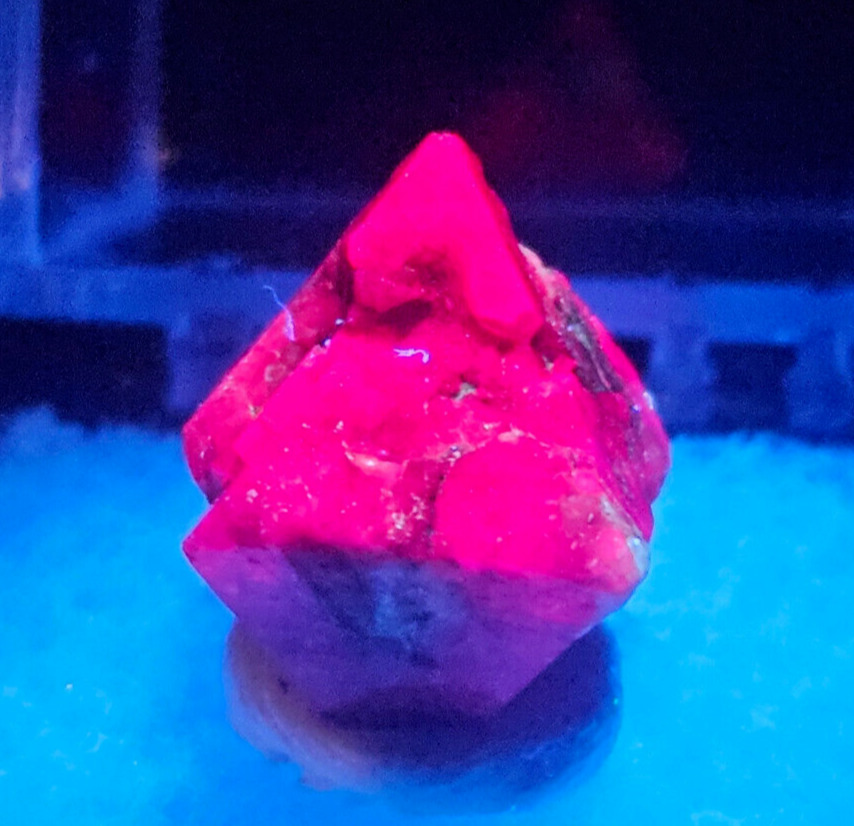 Unqiue Spinel Crystal from Vietnam, Fluorescent, Comes w Display Case, 24 carats
