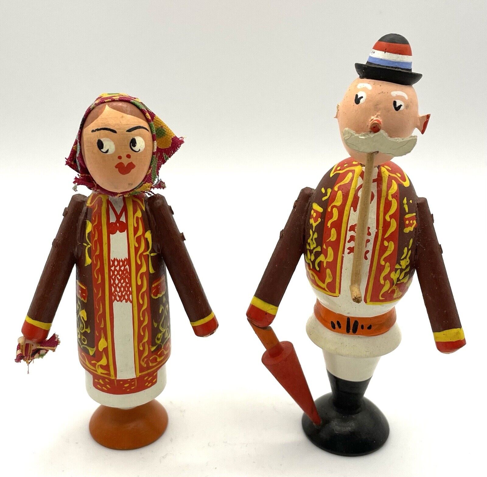 VTG Russian Wooden Couple Figurines, Traditional Costume, 4.25”H