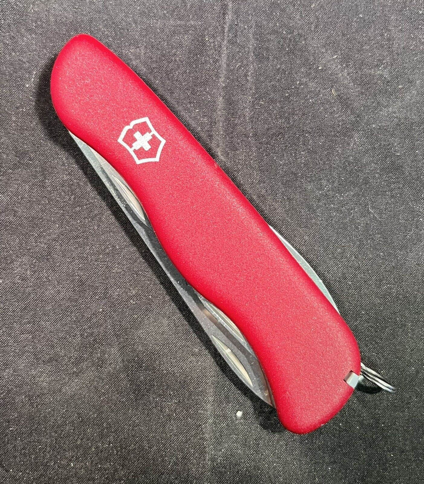 Victorinox Picnicker 111mm Discontinued Slide-Lock Knife (Victorinox renewed)