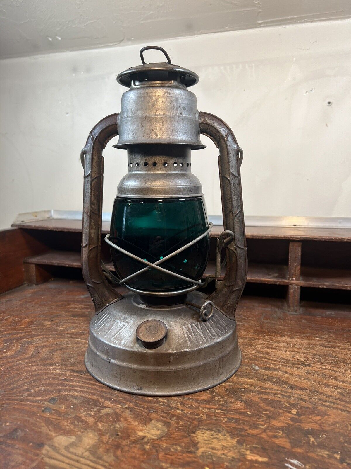 Vintage Dietz Little Wizard Lantern GREEN Globe NY USA TUBULAR Lantern Barn Lamp