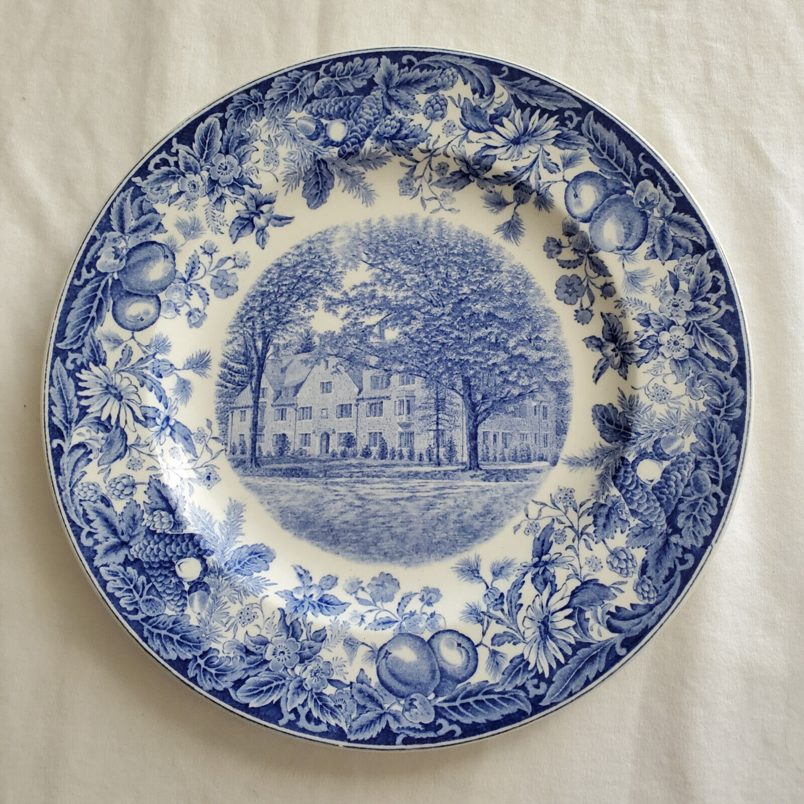 Vassar College Rare Wedgwood Commemorative Plate - Kendrick House - Exc. Cond.
