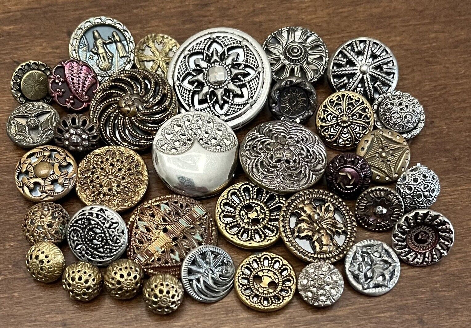 Antique Vintage Lot of 35 MIRRORBACK/TWINKLEBACK Metal Buttons (A17)