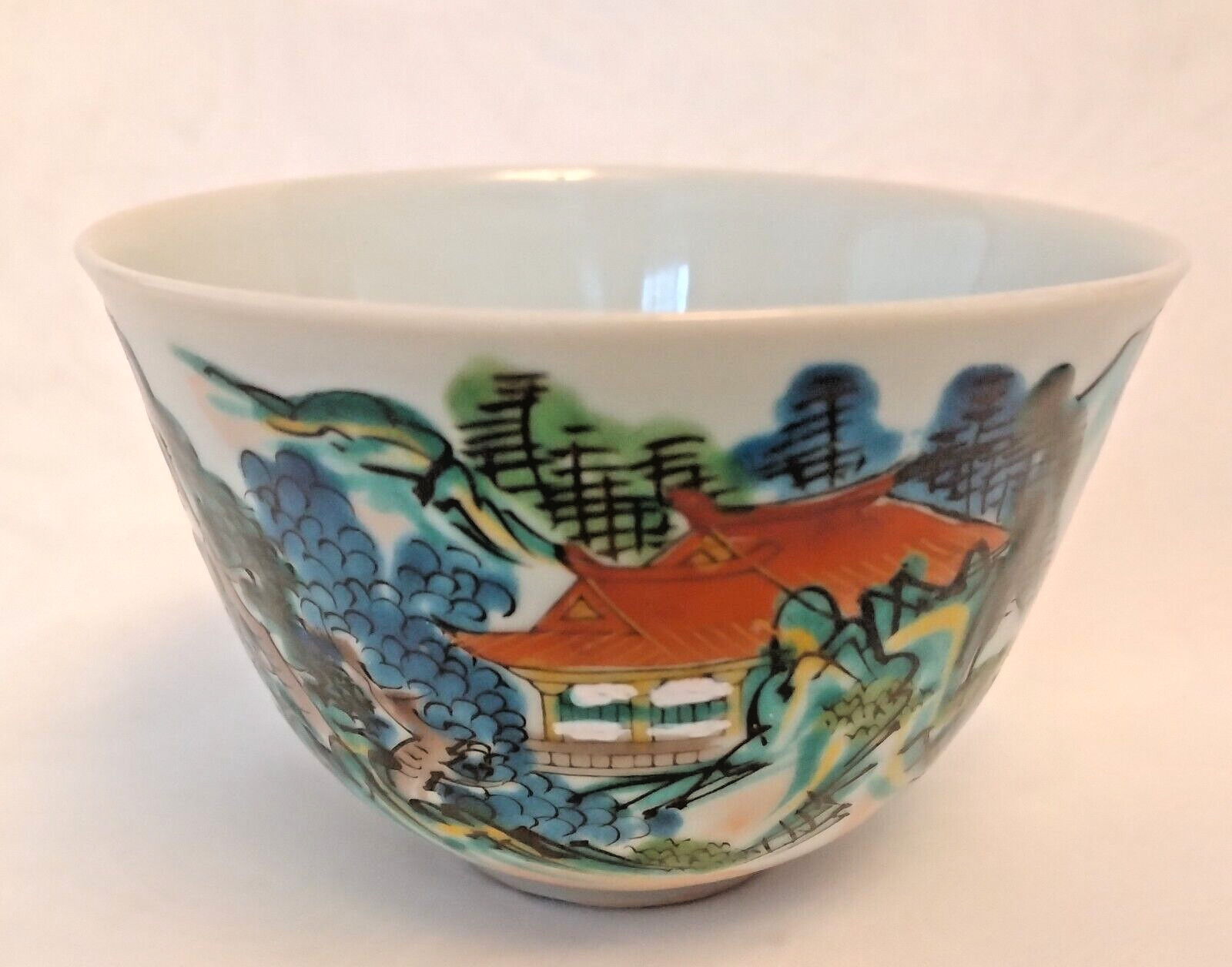 Kutani ware teacup from the early Showa era, valuable landscape painting