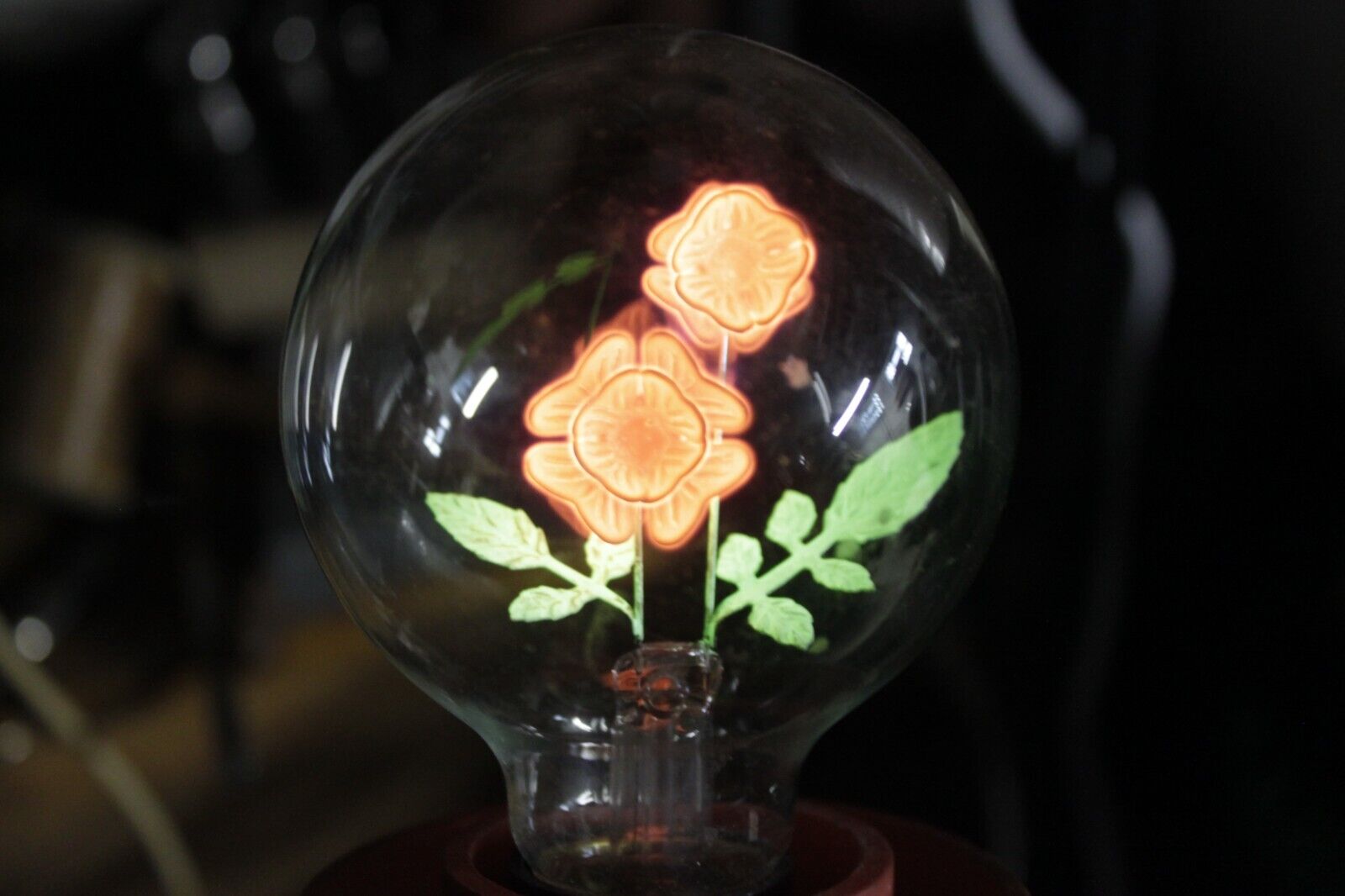 Vtg AEROLUX Style Figural Flowers Glowing Neon Light Lamp Lightbulb w\\ Base
