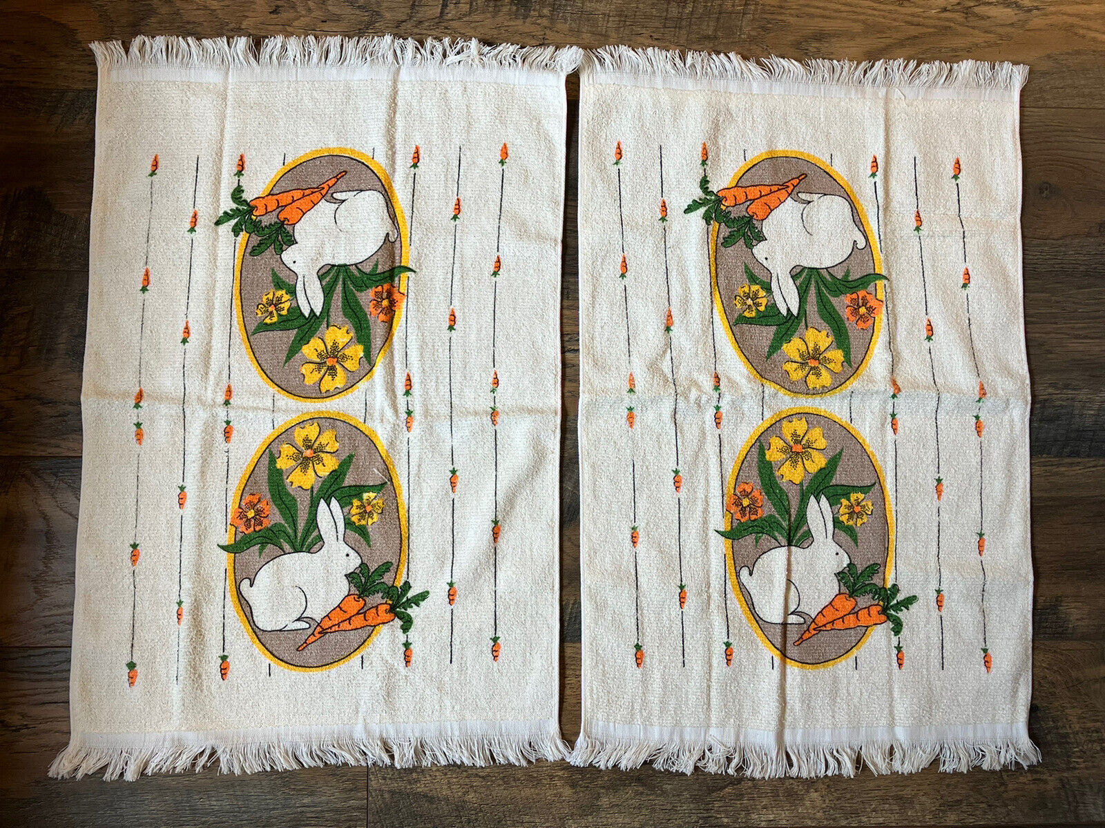 Pair VTG Stevens Kitchen Hand Towels Bunny Rabbits Carrots USA