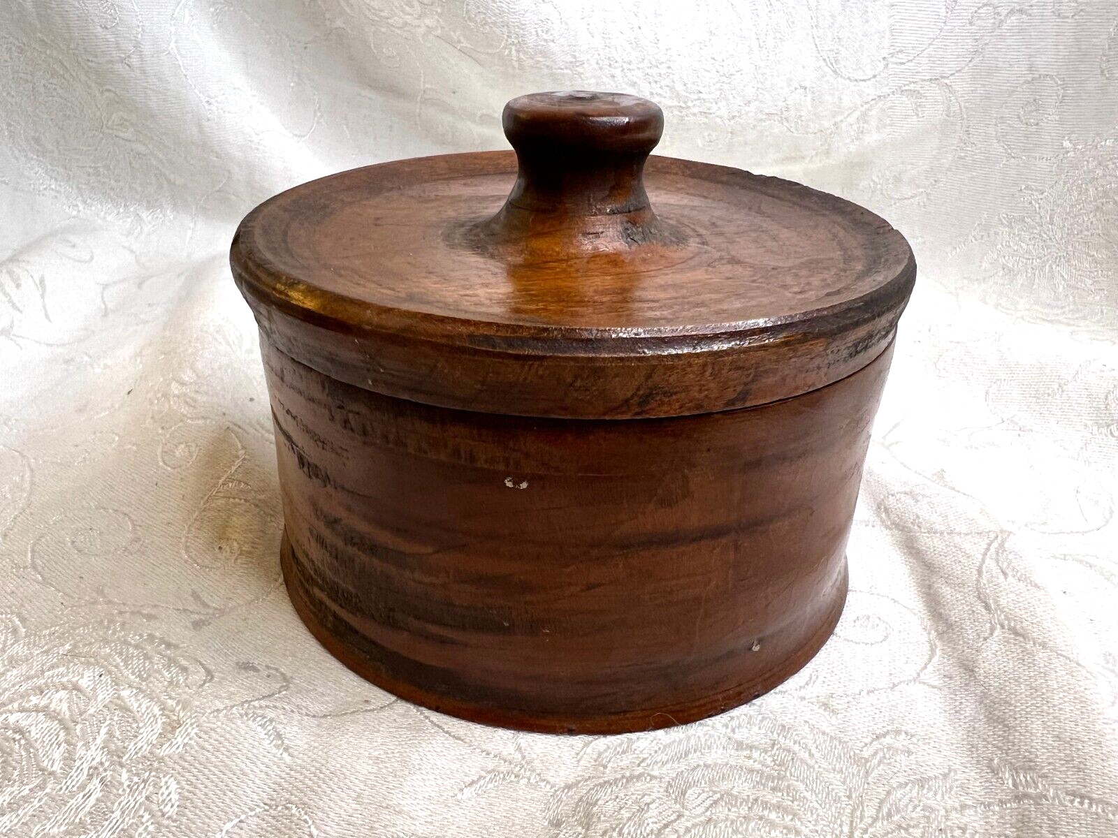 Wonderful Vintage Primitive Hand Carved Round Wood Box w/ Lid