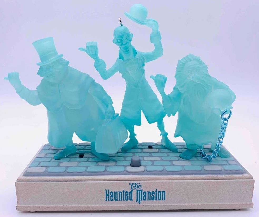 2020 Hitchhiking Ghosts Hallmark Ornament Disney The Haunted Mansion