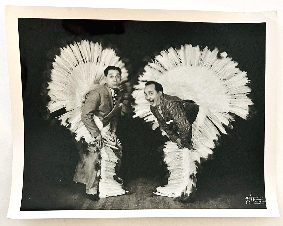 Archer\'s Studio\'s Hollywood Feathered Actors Funny Unknown 8x10 #11-13-36 Vtg