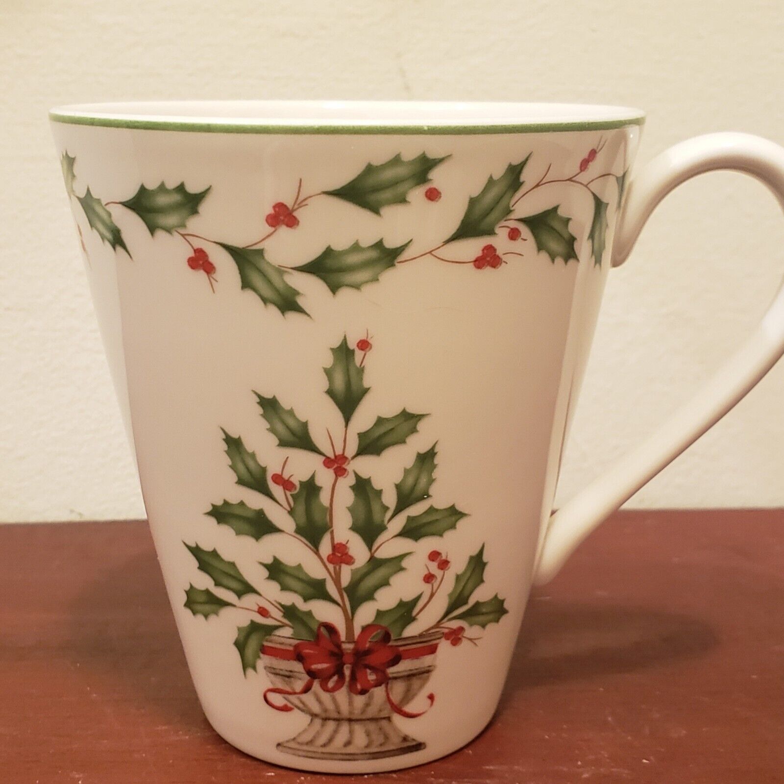 Lenox American By Design Holiday Holly Tree Christmas Mug New