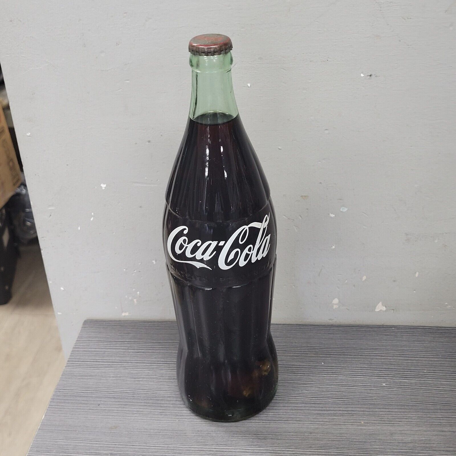 vintage 1959 Coca Cola 1 Pt 10 Ozs Full Glass Bottle Script embossed full
