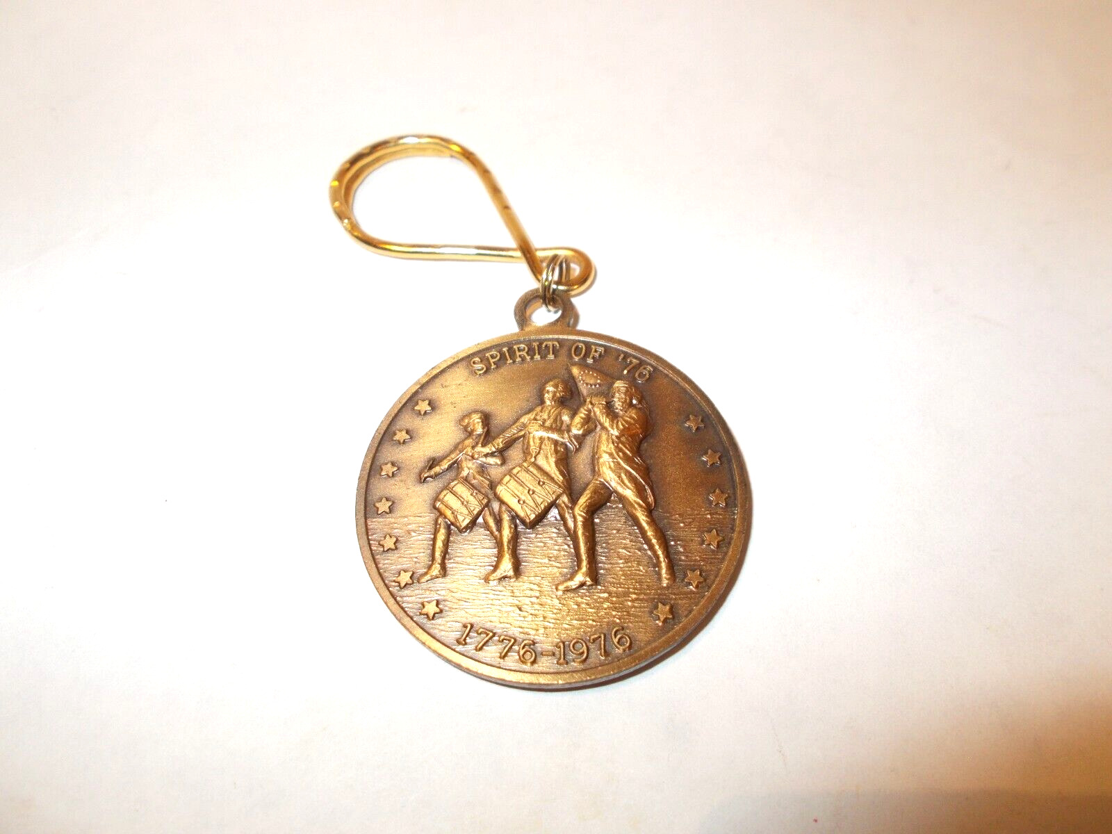 VTG US Bicentennial 1776-1976 Spirit of \'76 Medallion Keychain GRAND-DAD BOURBON