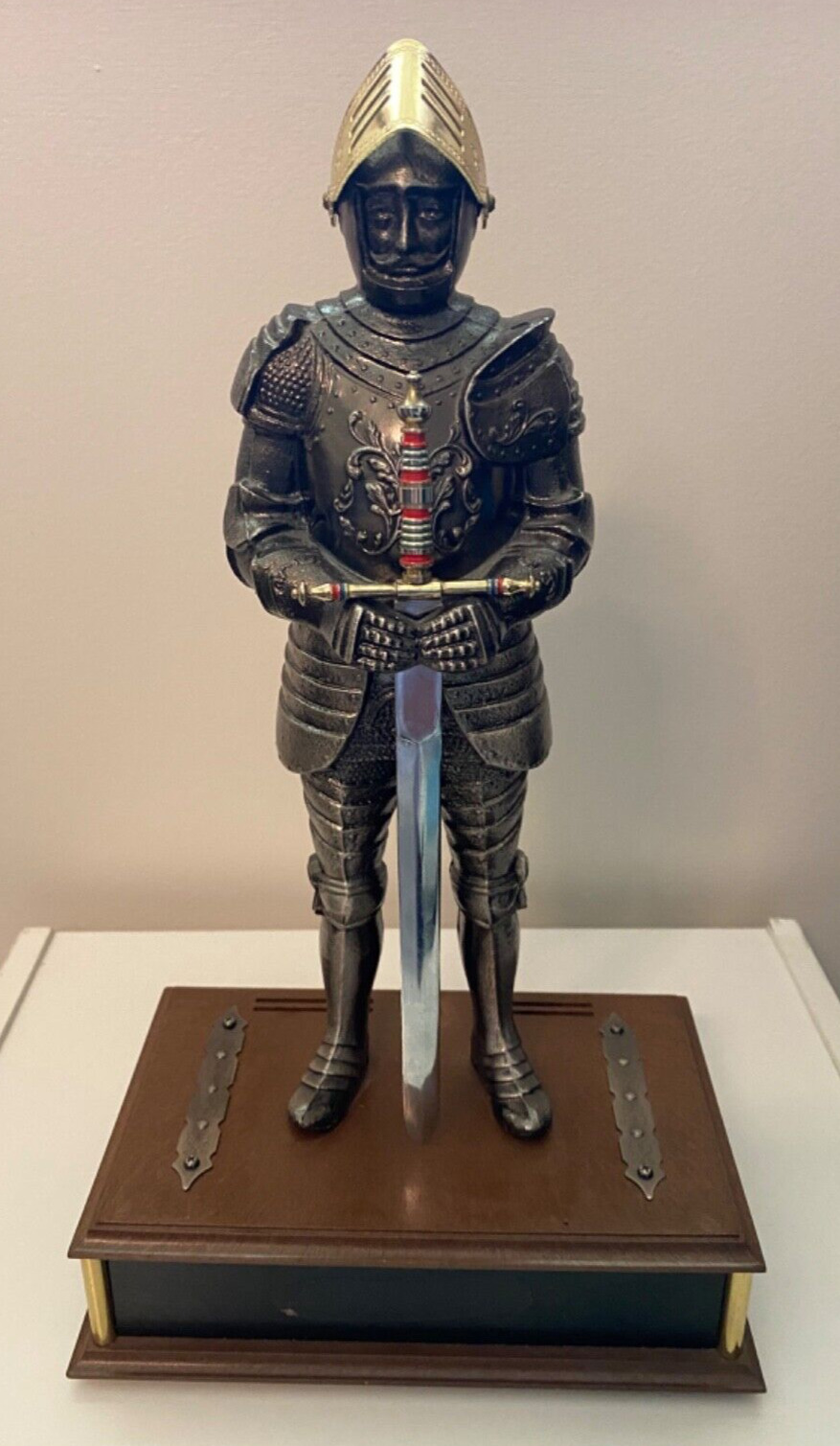 VINTAGE Medieval Knight AM Radio FRED ROBERTS - Sword LETTER OPENER Desk Statue