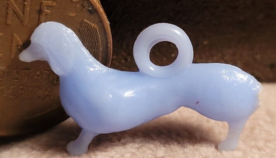 Vintage plastic Blue DASCHUND PUPPY DOG gumball charm prize jewelry 