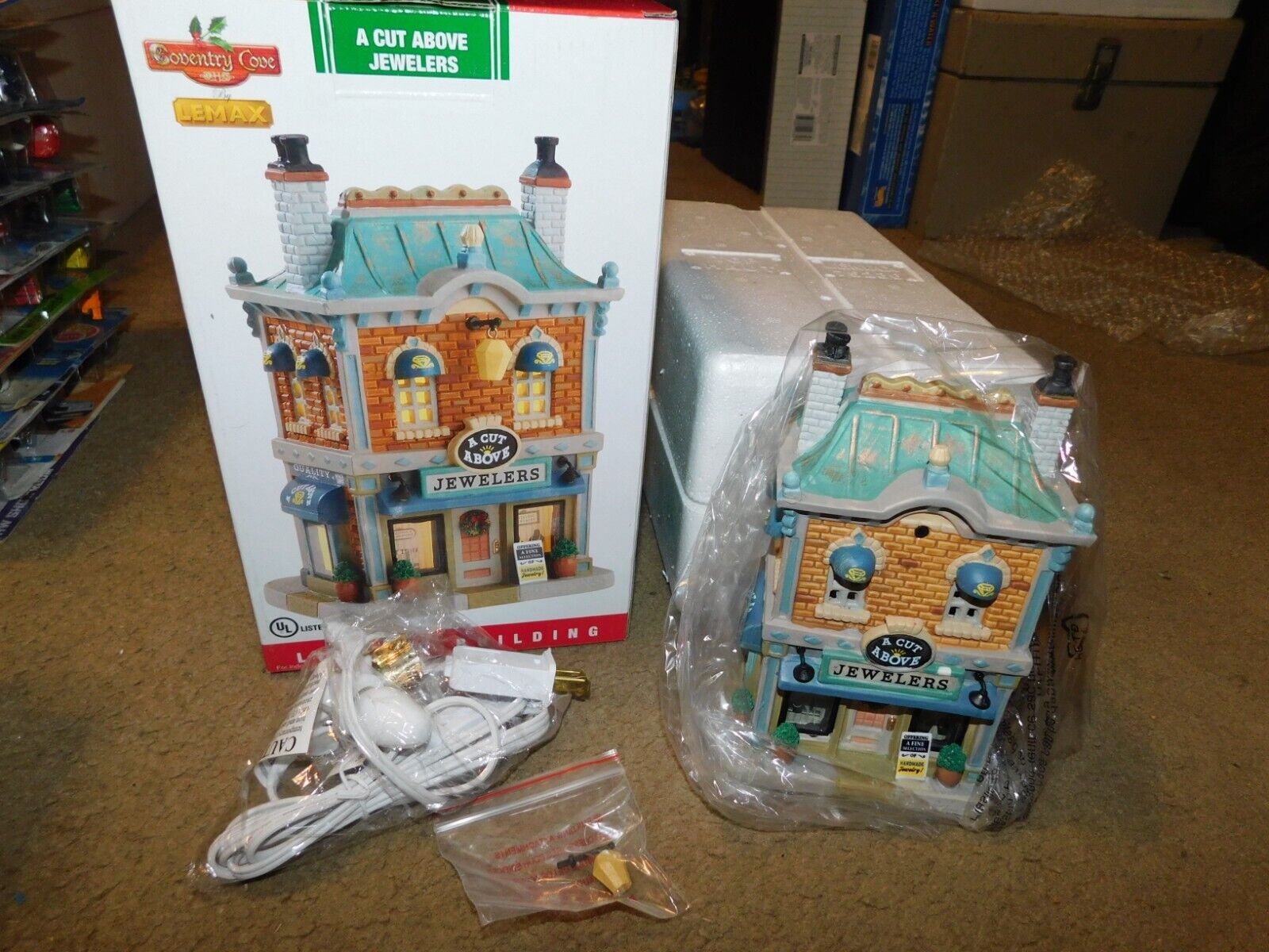 Lemax Village A CUT ABOVE JEWELERS #75236 2017 NEW Lighted With Cord Included