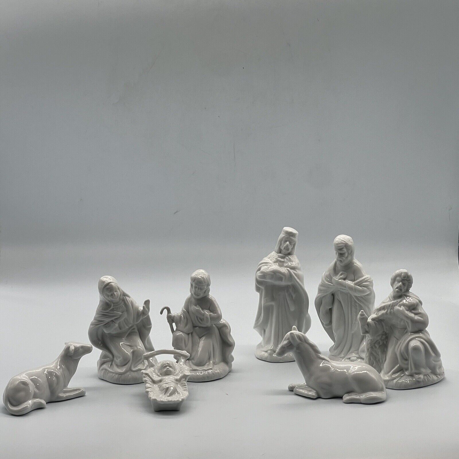 Vtg 8 Piece Glossy White  Ceramic Nativity Set 