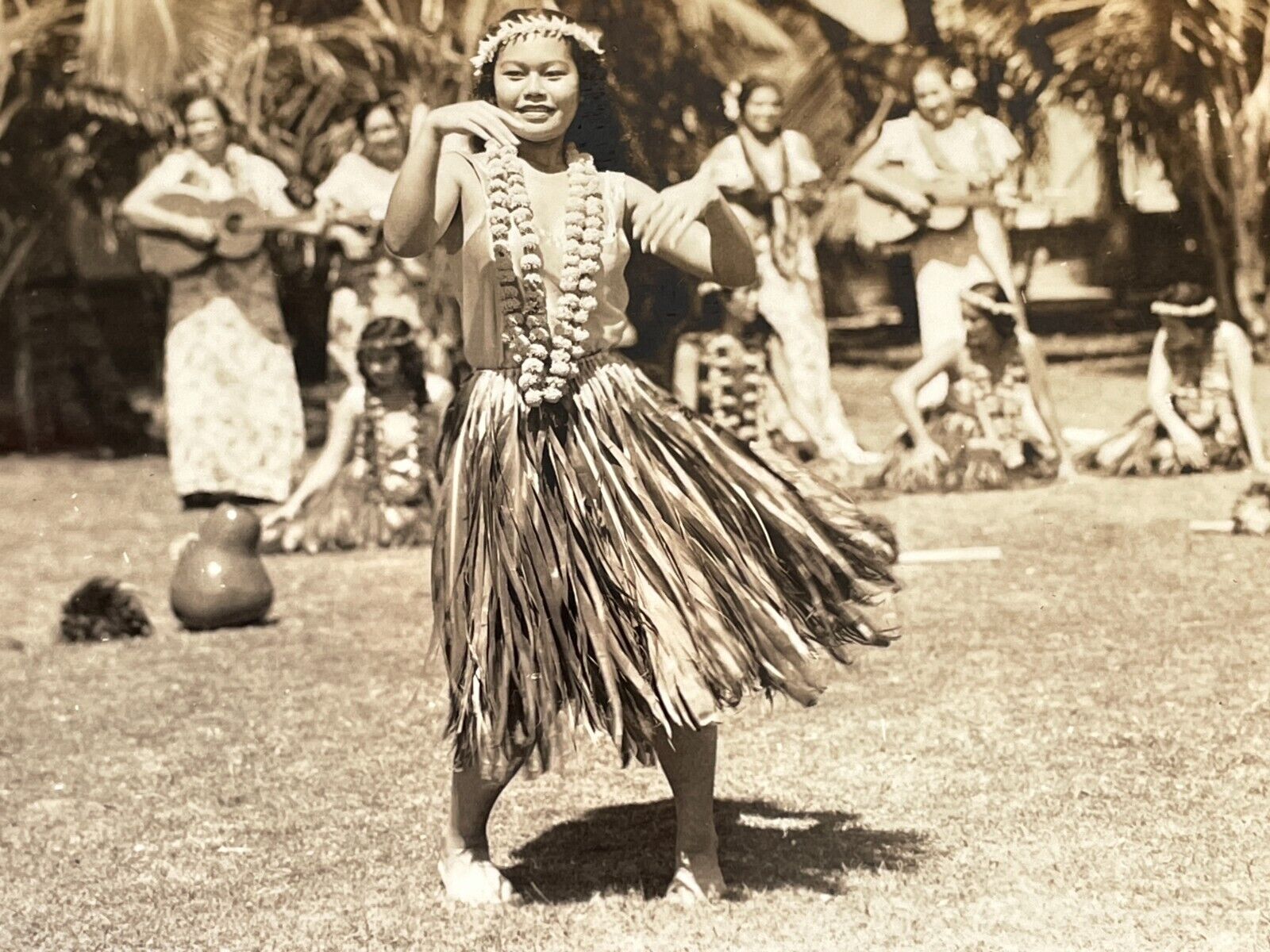 A4 Photograph Beautiful Hawaiian Hula Dancer Grass Skirt Lei Band Dancing Hawaii