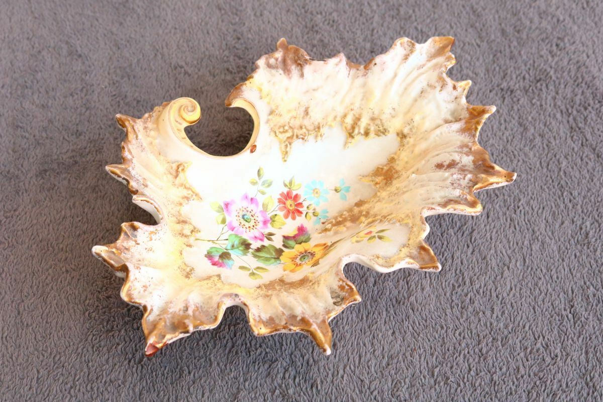 Wild Dish colorful old leaf floral motif deocarted marked 826 UNUSUAL gift  XH