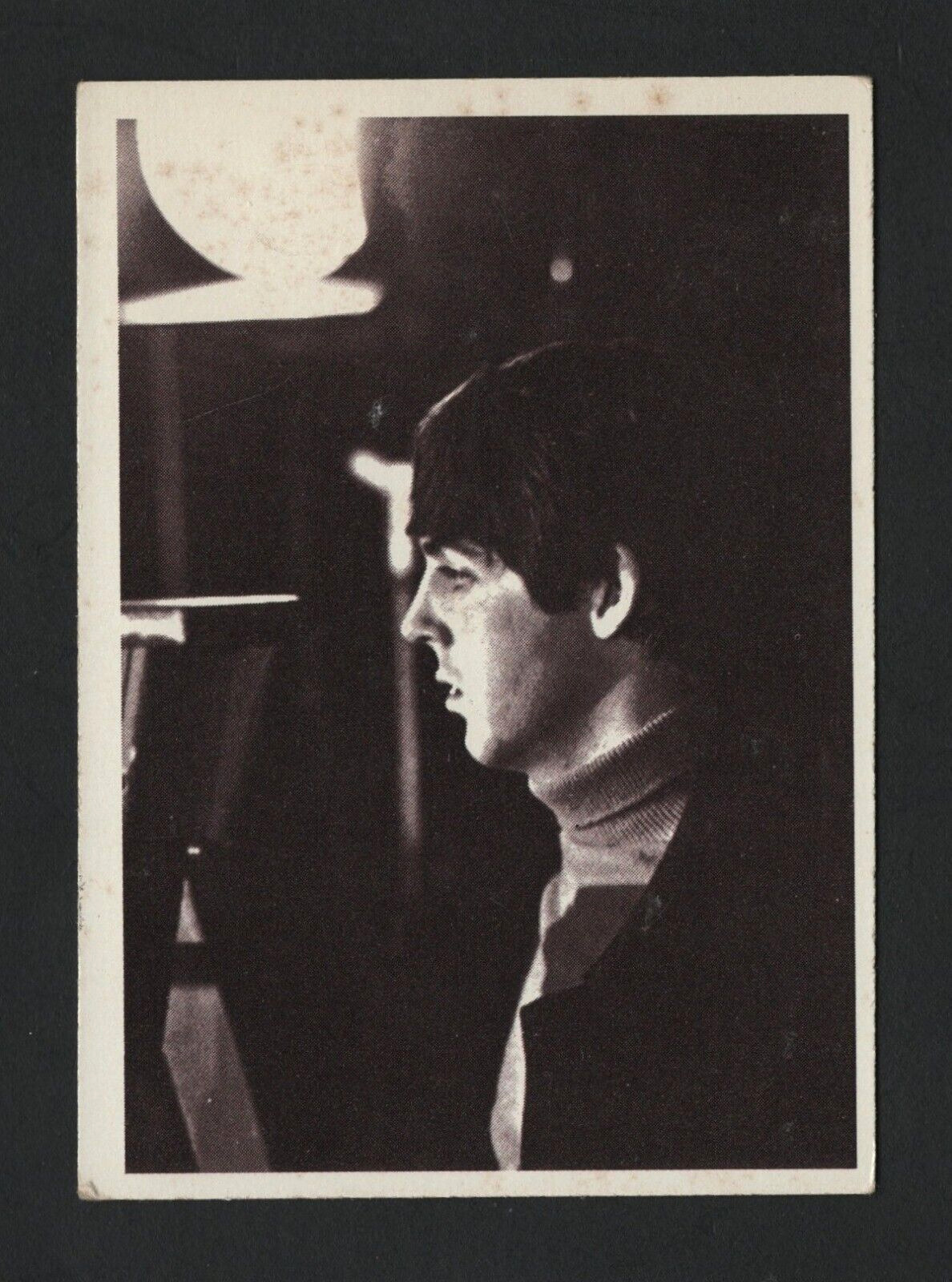 1964 Topps Beatles Movie – A Hard Day\'s Night Trading Card #11